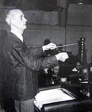 Wilhelm Furtwangler conducting